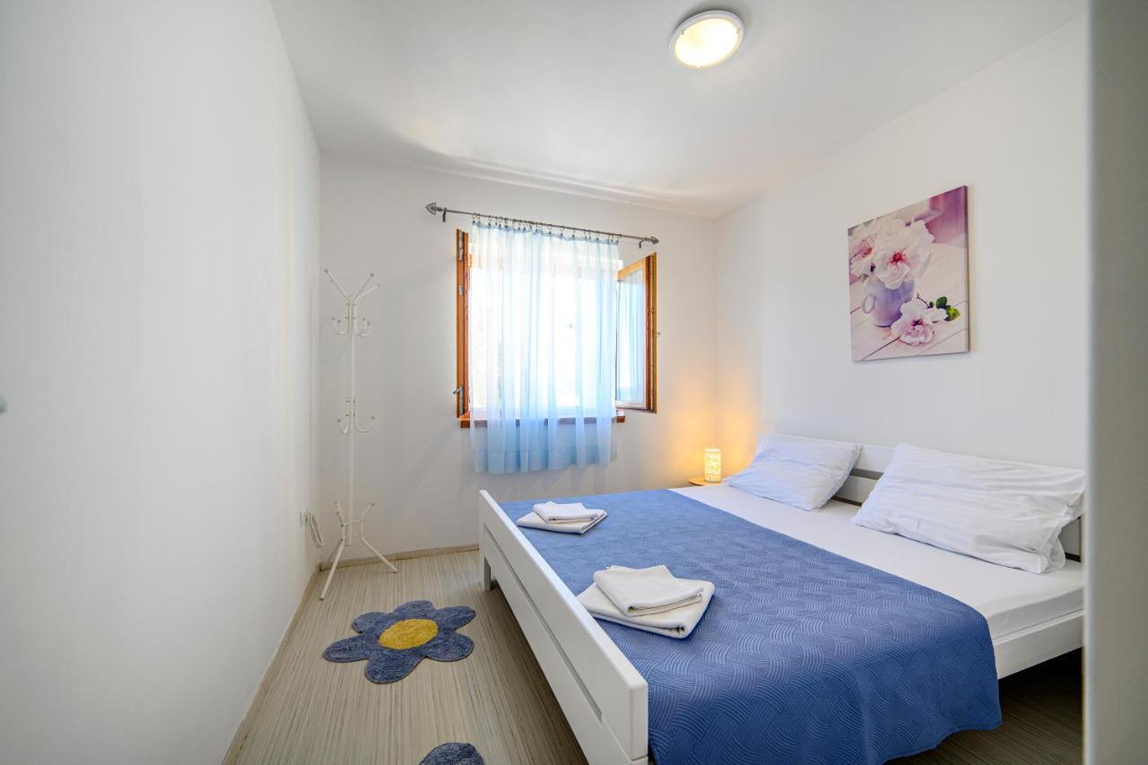 Holiday Home Andrea Primosten Ngoại thất bức ảnh
